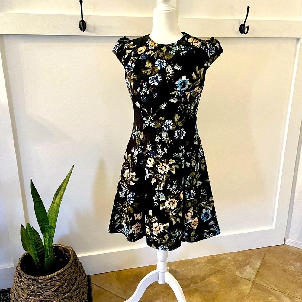 *SOLD* Cue Australia Dress size 4